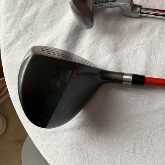 US Kids Golf bag Pink Gently Used 2 Clubs gloves size JM Golf Sport Girls - Picture 4 of 11